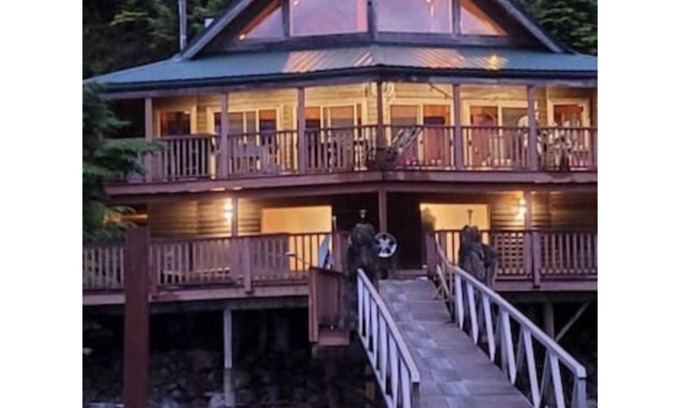 Pitt Meadows Cabin | Pitt Lake Cabin