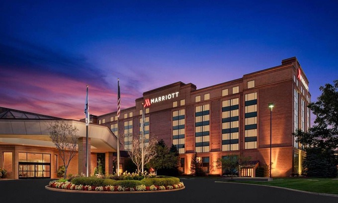 Cranberry Township Hotel | Pittsburgh Marriott North