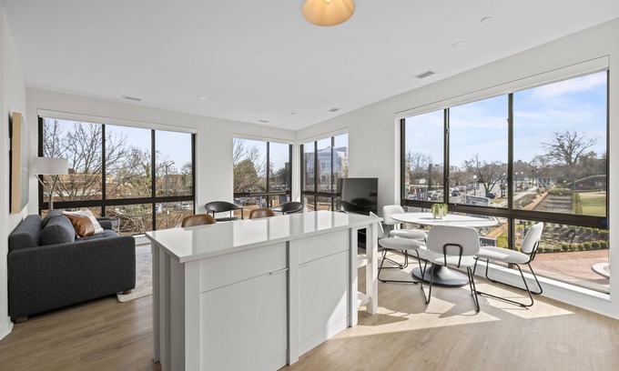 Cathedral Heights Apartment | Placemakr Cathedral Heights