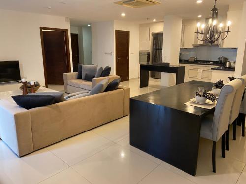 Bambalapitiya Apartment | Platinum 1
