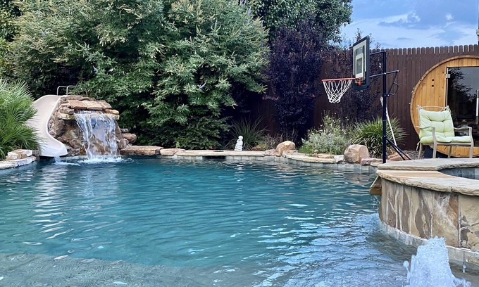 McKinney House | Play, Relax and Detox in a beautiful 5 bedroom home with outstanding amenities!