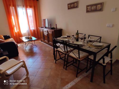Costa Esuri Apartment | Playa y montaña