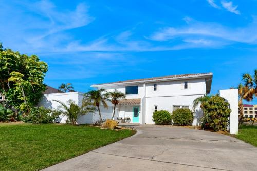 Punta Gorda House | Pondside Oasis
