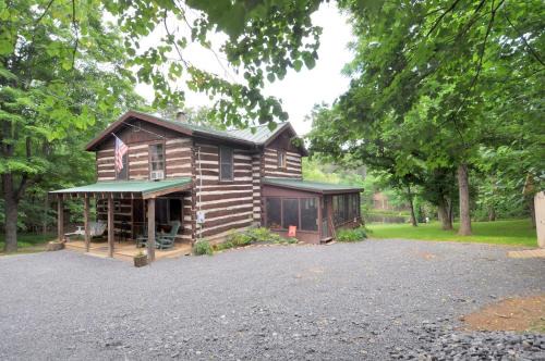 Berkeley Springs Ski Chalet | Pondview Cabin - Rustic Log Style Home, Grill, Wifi, Screen Porch, Trail, View, Pond Access, King Bed