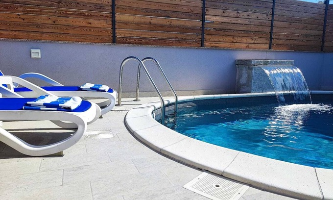 Zadar Villa | Pop Villa in Zadar for 3 Person