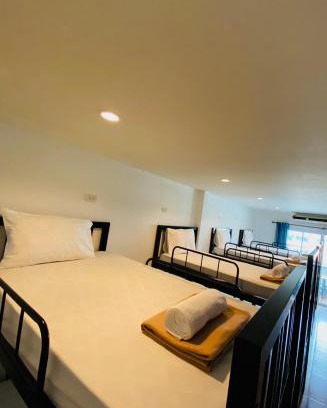 Patong Hostel | Popeyes Hostel, Coffeeshop & Beer Bar