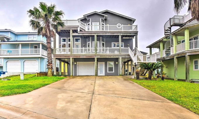 Sand Point House | Port Aransas Home w/Pool - Walk to Sandpoint Beach