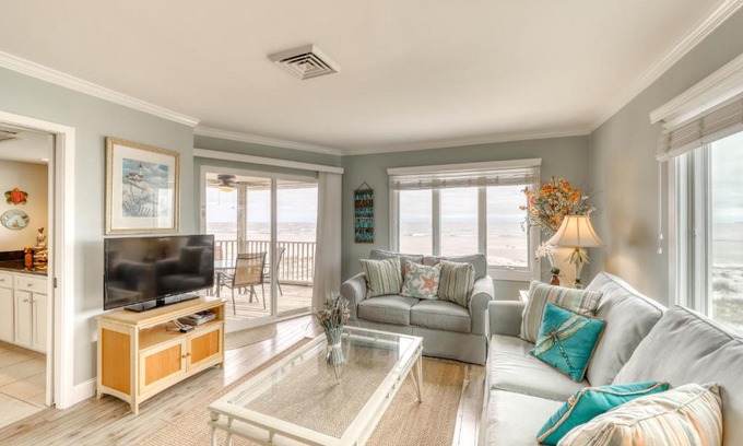 Isle of Palms Villa | Port O'Call B-301
