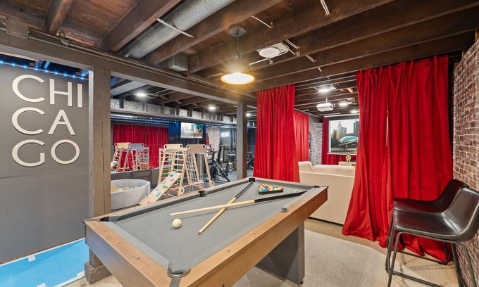 Chicago House | Portage Park, Movie Theater, Game Room, Gym, Arcade, Kid's Space, Fits 16 Guests