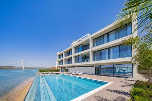 Mexilhoeira da Carregacao Apartment | Portimão Ocean Breeze With Pool by Homing