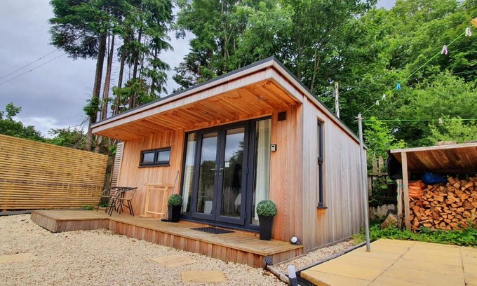 Achachork Apartment | Portree Garden Room