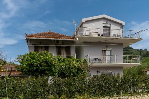 Meso Gerakari Apartment | potami appts