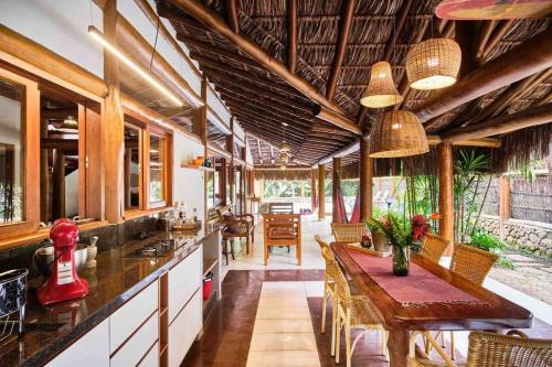 Silop House | Praia de itamambuca - Condominio - Bali House