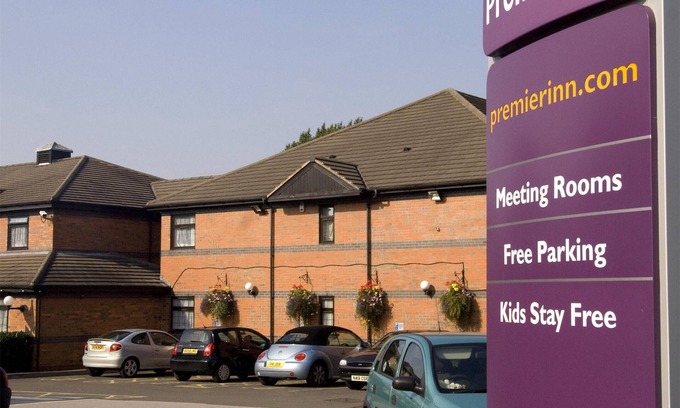 Cannock Hotel | Premier Inn Cannock South
