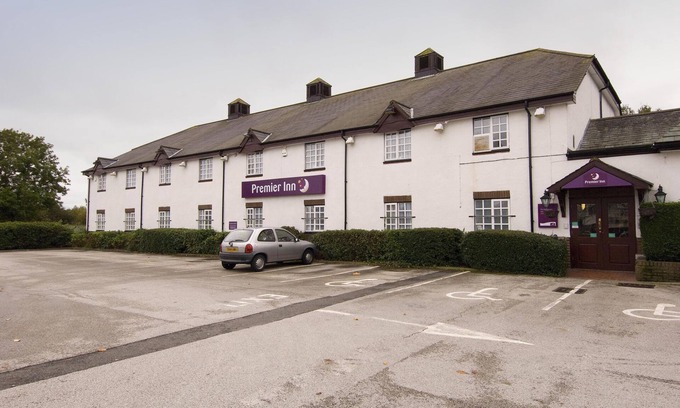Greasby Hotel | Premier Inn Wirral - Greasby