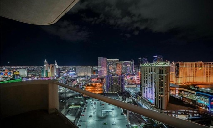 Las Vegas Apartment | Premium Suite MGM Signature HIGH FLR Balcony Strip View