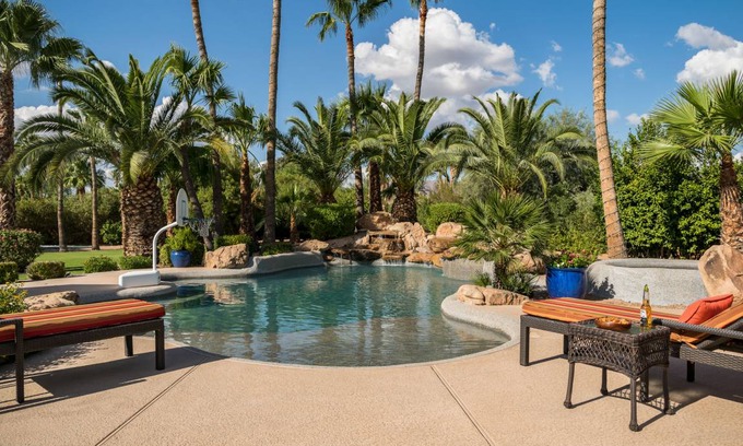 McDowell Ranchos House | Preston by AvantStay 6BR Desert Oasis w/ Basketball Court, Pool & Hot Tub