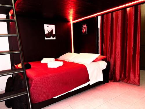 Turin Apartment | Privacy Escape - Private Parking Near Turin Center