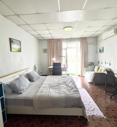 Tha Raeng House | Private 3rd Floor Room