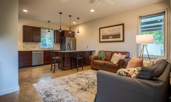 Hancock House | Private 872 sq ft guesthouse, off street parking, walk to UT