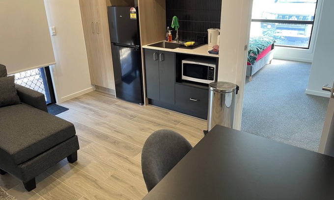 Collingwood Park Apartment | Private apartment room unit, fully furnished located 35 mins from Brisbane cbd