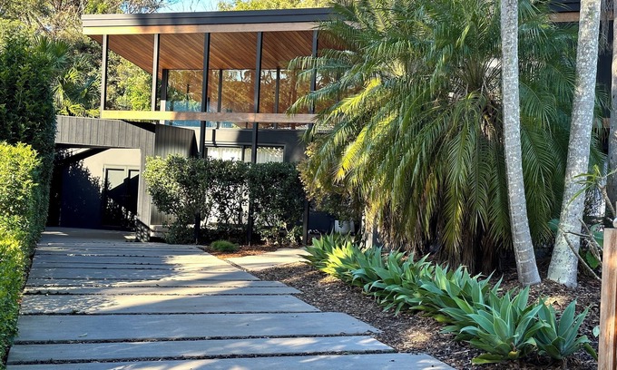 Pearl Beach House | Private Architectual Beach Retreat in Pearl Beach