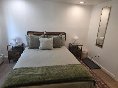 Baywood House | Private Area & Access to Home, Rooms In Bayshore