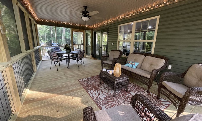 Mentone Cottage | Private Creek and walking distance to downtown Mentone!