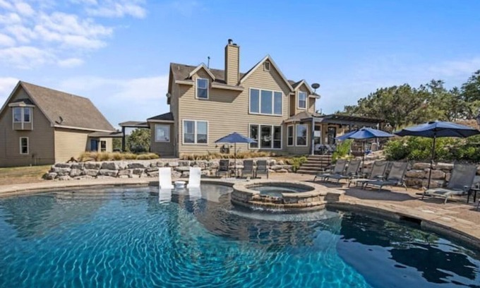 Dripping Springs House | Private Hill Country Oasis withprivate pool &event space close to wedding venues