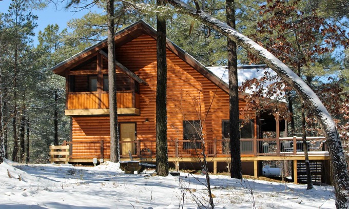 Broken Bow Cabin | Private Hilltop Couples Honeymoon Cabin on 2 Acres