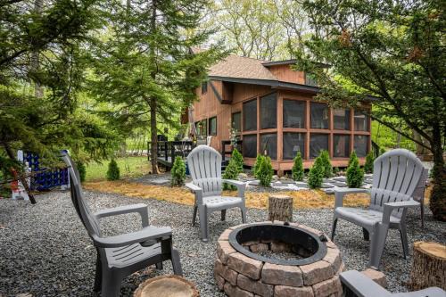 Tobyhanna House | Private Hot Tub and Game Room Pocono Family Cabin!