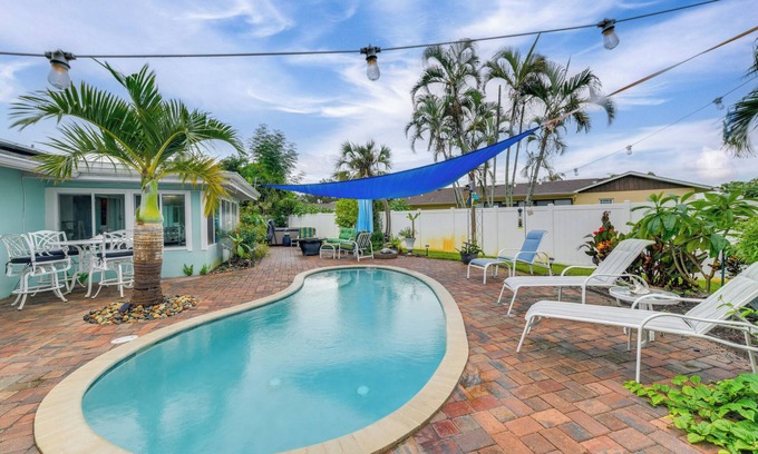 Bradenton House | Private Hot Tub, Pool & Yard: Modern Bradenton Gem