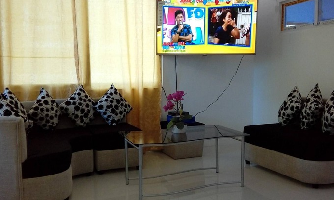 Central Luzon House | Private House with free wifi +netflix Room2