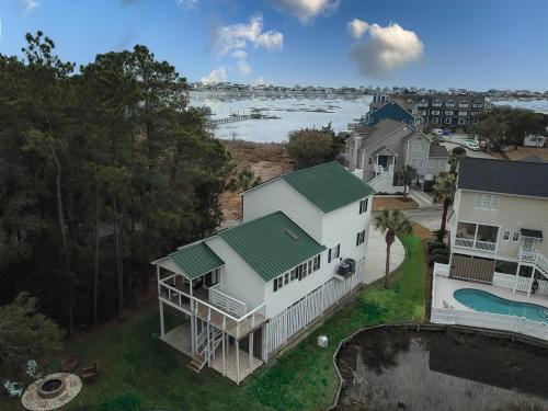 Garden City House | Private Murrells Inlet Marshfront 4 BR 4 BA Waterfront Home