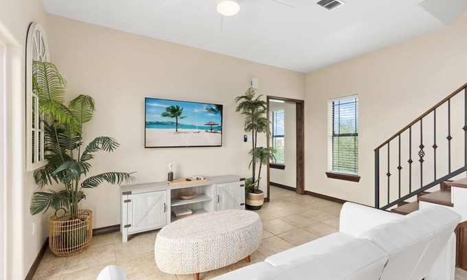 Port Isabel House | Private Oceanfront Townhouse in Port Isabel ,Texas - Fishing Access