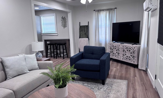 San Angelo Apartment | Private & pet friendly 1-bedroom upstairs apartment in San Angelo
