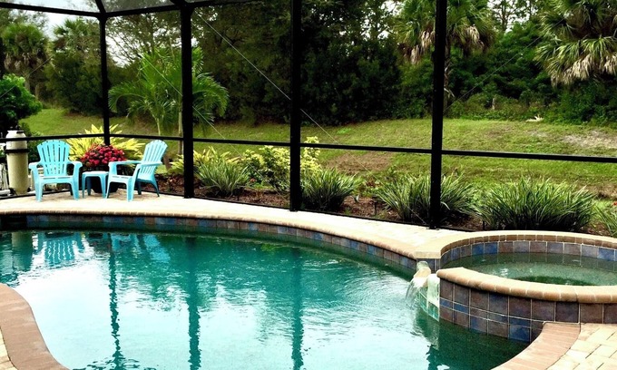 Venice House | Private Pool and Hot-tub in paradise - privacy, sunsets and fun!