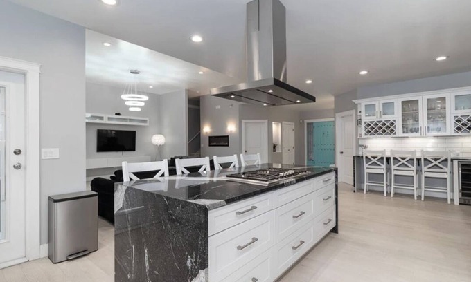 Regional District of Nanaimo House | Private Pool House With In Ground Pool and Hot Tub Located In Qualicum Beach