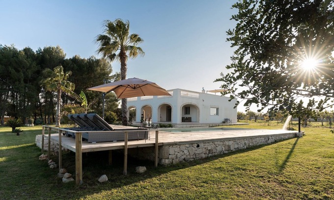 Carovigno Villa | Private pool, sleeps 6,fenced, yes pets, pine forest, pizza oven, 10 km Reserve