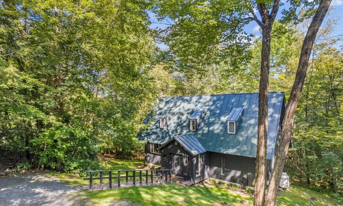 West Hartford House | Private Quechee Retreat w/Deck & Games