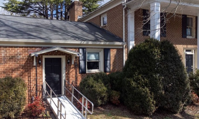 Lexington House | Private River Access|2 Hot Tubs