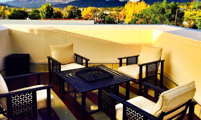 Southside House | Private Rooftop Deck w/ Mtn views and AC! Located Downtown Near New Aspen Place!