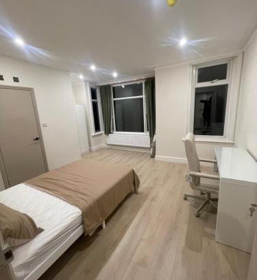 South Norwood House | Private Room in AUR Residence