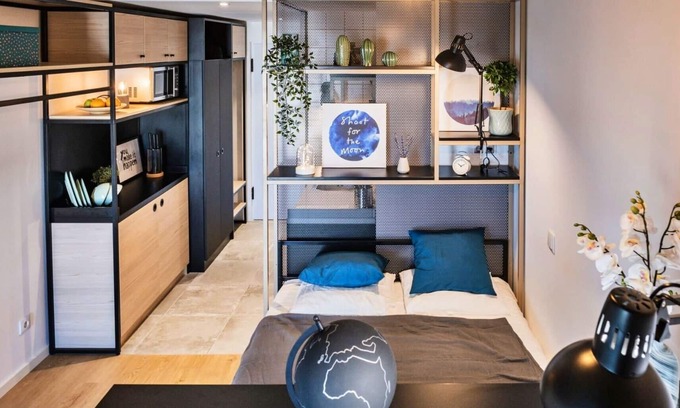 Lombos Apartment | Private Studio in Carcavelos