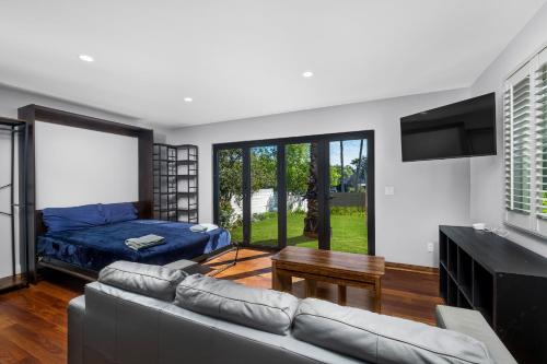 La Mesa House | Private Studio in La Mesa with Lawn