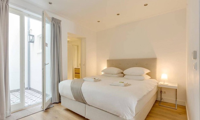 Jordaan Bed & Breakfast | Private Studio with Patio in the heart of Amsterdam