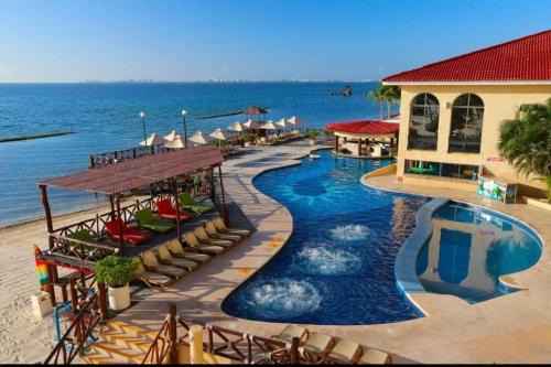 Puerto Juarez Apartment | Punta me Apartment beach front in the hotel & Waterpark