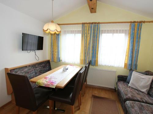 Huben Apartment | Quaint Apartment in L ngenfeld with Sauna