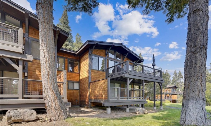 Tahoe City Condo | Quaint Forest View Condo Rocky Ridge #104