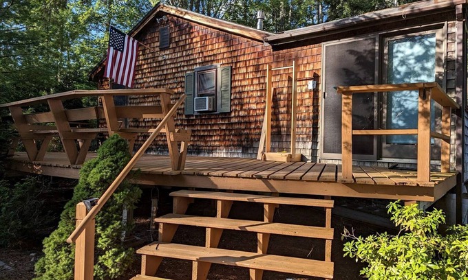 South Effingham House | Quaint Lakeside Cabin for a Peaceful Family Getaway Surrounded by Nature by Province Lake in New Hampshire